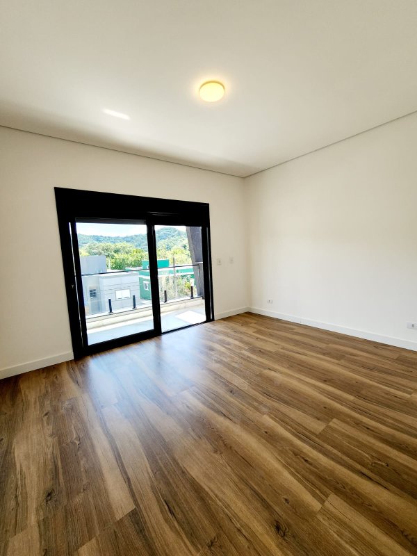 Vendo casa nova - condomínio Newville Rua Sabiá Santana de Parnaíba - 