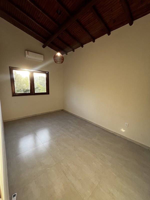 Casa de 2 dormitórios em condomínio / estrada da balsa / aceita fazer sublocação Estrada da balsa  Porto Seguro - 