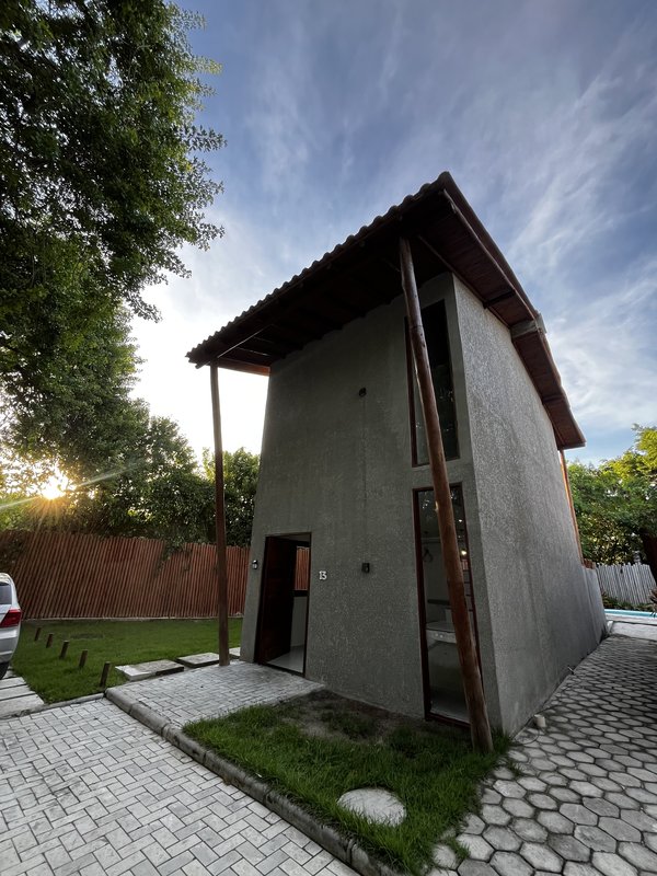 Casa de 2 dormitórios em condomínio / estrada da balsa / aceita fazer sublocação Estrada da balsa  Porto Seguro - 