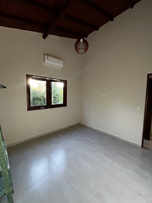 Casa de 2 dormitórios em condomínio / estrada da balsa / aceita fazer sublocação Estrada da balsa  Porto Seguro - 