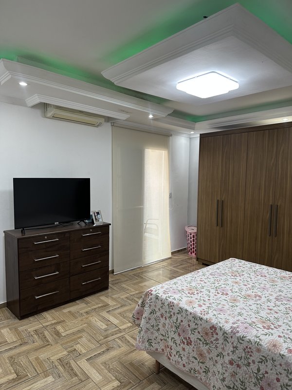 CASA COMPLETA COM PISCINA Avenida Arco Íris Franco da Rocha - 