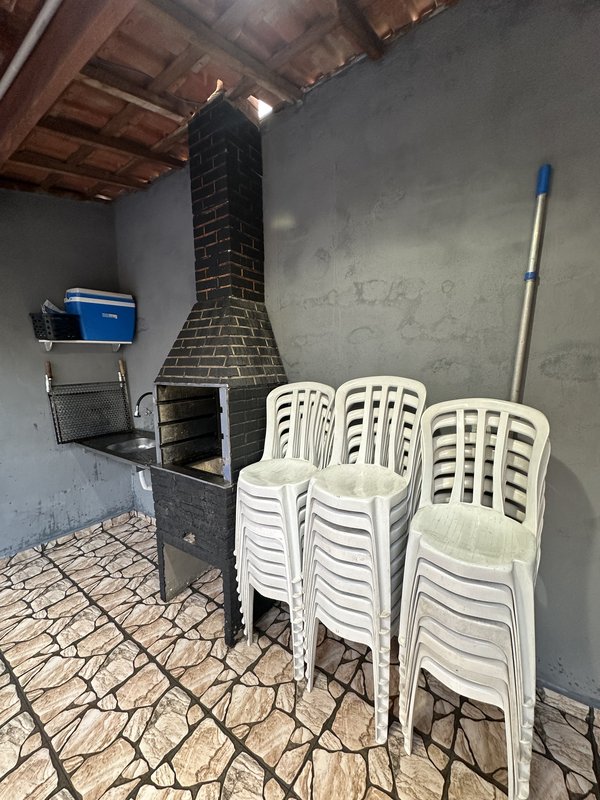 IMPERDÍVEL! CASA COM PISCINA E ÁREA GOURMET – ESTÂNCIA LAGO AZUL Avenida Arco Íris Franco da Rocha - 