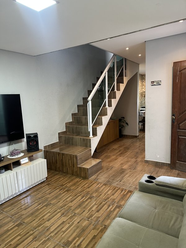 CASA COMPLETA COM PISCINA Avenida Arco Íris Franco da Rocha - 