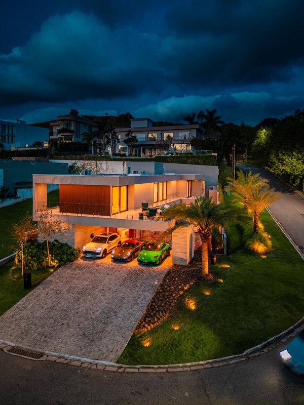 CASA DE ALTO LUXO NO VILLA SOLAIA ALPHAVILLE Av. Piraíba, 520 Barueri - 