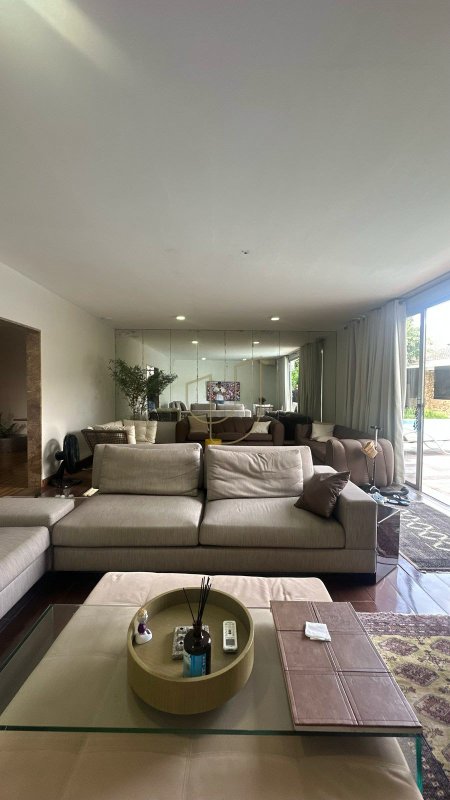 Casa Térrea com 4 Suítes no Jardim Esplanada - São José dos Campos - 
