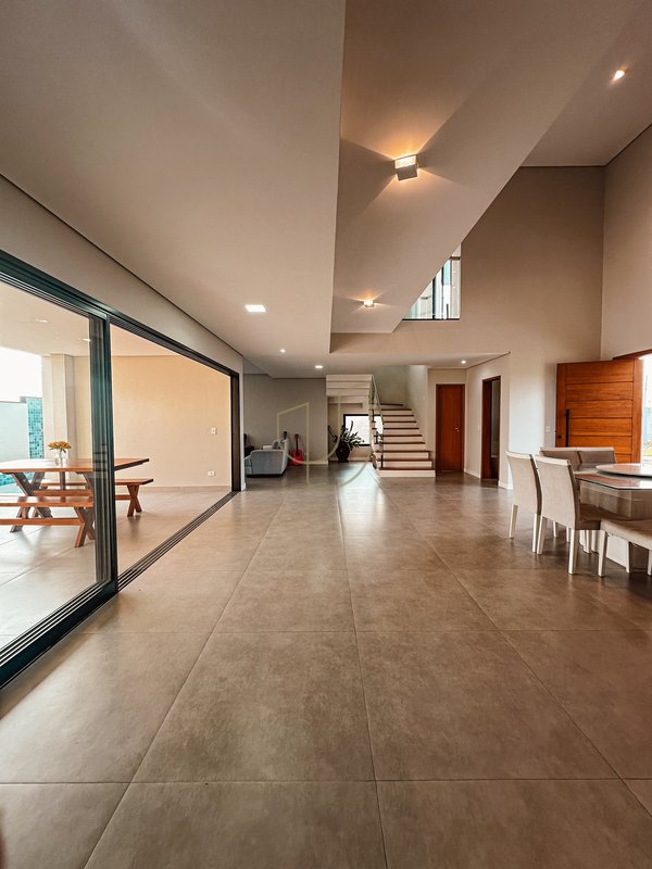 Casa com 3 Suítes no Condomínio Reserva Rudá - São José dos Campos - 