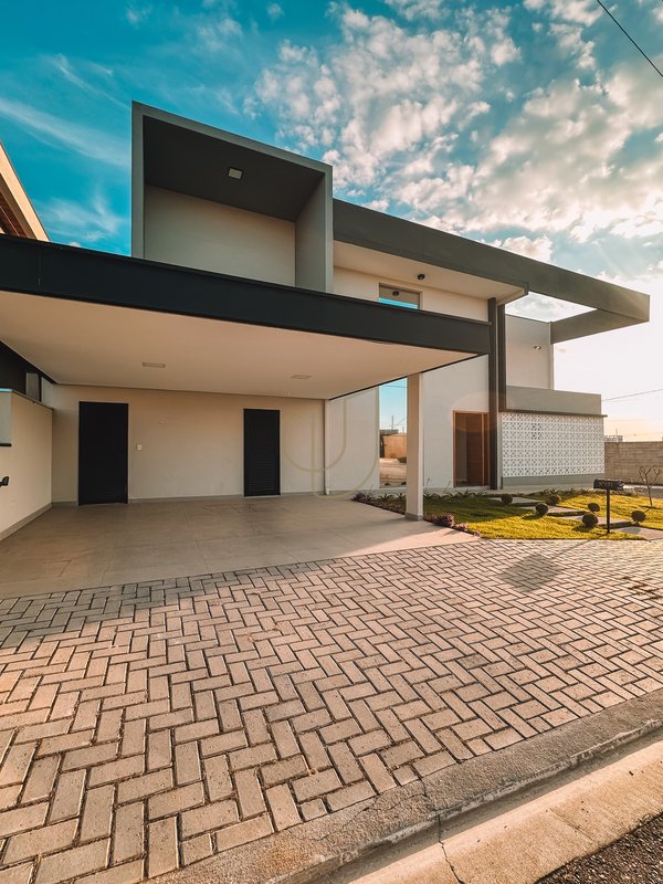 Casa com 3 Suítes no Condomínio Reserva Rudá - São José dos Campos - 