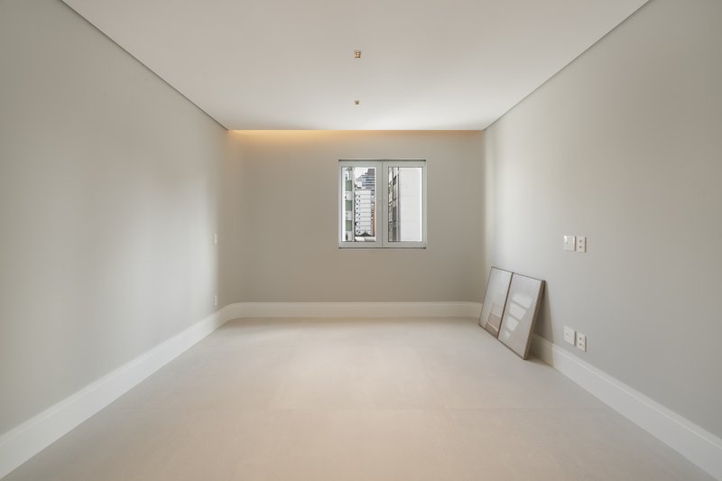 Amplo apartamento no Jd América 270m² 3 suítes 3 vagas Rua Bela Cintra São Paulo - 