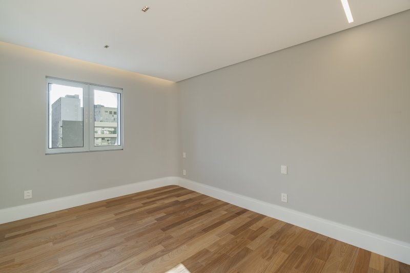 Amplo apartamento no Jd América 270m² 3 suítes 3 vagas Rua Bela Cintra São Paulo - 