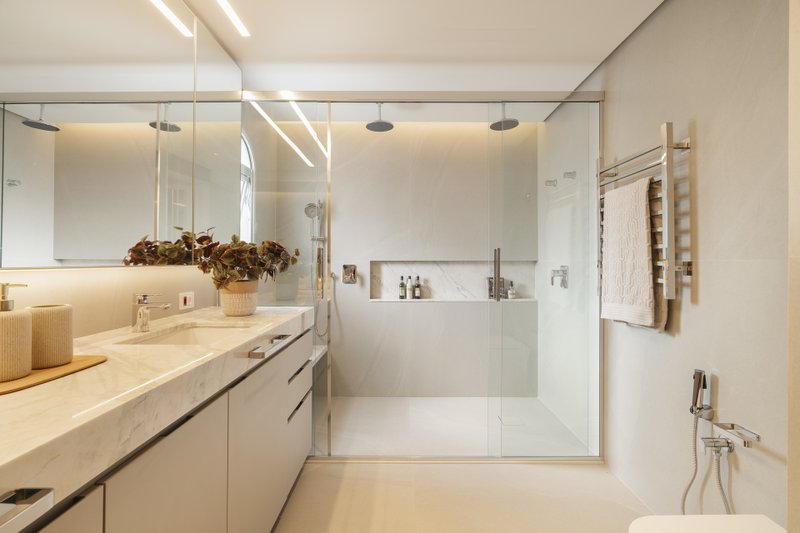 Amplo apartamento no Jd América 270m² 3 suítes 3 vagas Rua Bela Cintra São Paulo - 