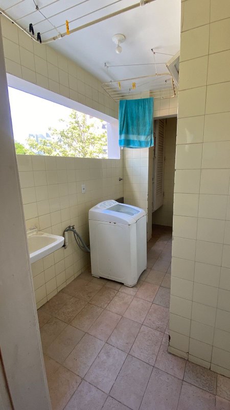 APARTAMENTO 3 QUARTOS SUÍTE 2 GARAGENS ELEVADOR PORTARIA 24 H À VENDA NA GRAÇA! Rua Manoel Barreto Salvador - 