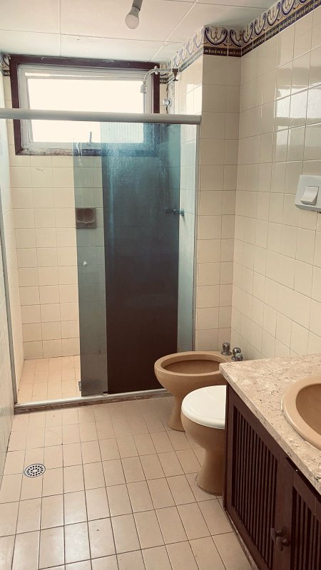 APARTAMENTO 3 QUARTOS SUÍTE 2 GARAGENS ELEVADOR PORTARIA 24 H À VENDA NA GRAÇA! Rua Manoel Barreto Salvador - 