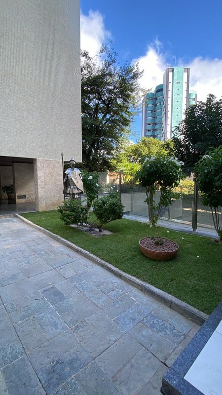APARTAMENTO 3 QUARTOS SUÍTE 2 GARAGENS ELEVADOR PORTARIA 24 H À VENDA NA GRAÇA! Rua Manoel Barreto Salvador - 
