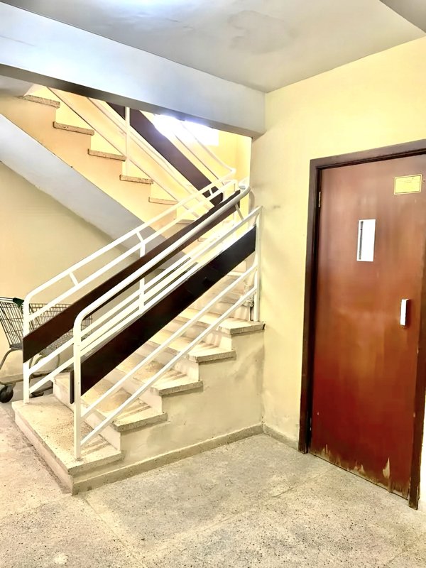 R$ 350.000 - IMPERDÍVEL - APARTAMENTO - REFORMADO - 44M2 - 1 DORM - 1 VAGA - ELEVADOR Rua Professor Álvaro Alvim Porto Alegre - 