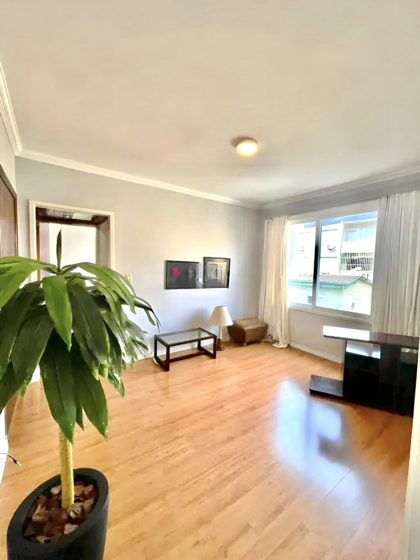 R$ 350.000 - IMPERDÍVEL - APARTAMENTO - REFORMADO - 44M2 - 1 DORM - 1 VAGA - ELEVADOR Rua Professor Álvaro Alvim Porto Alegre - 