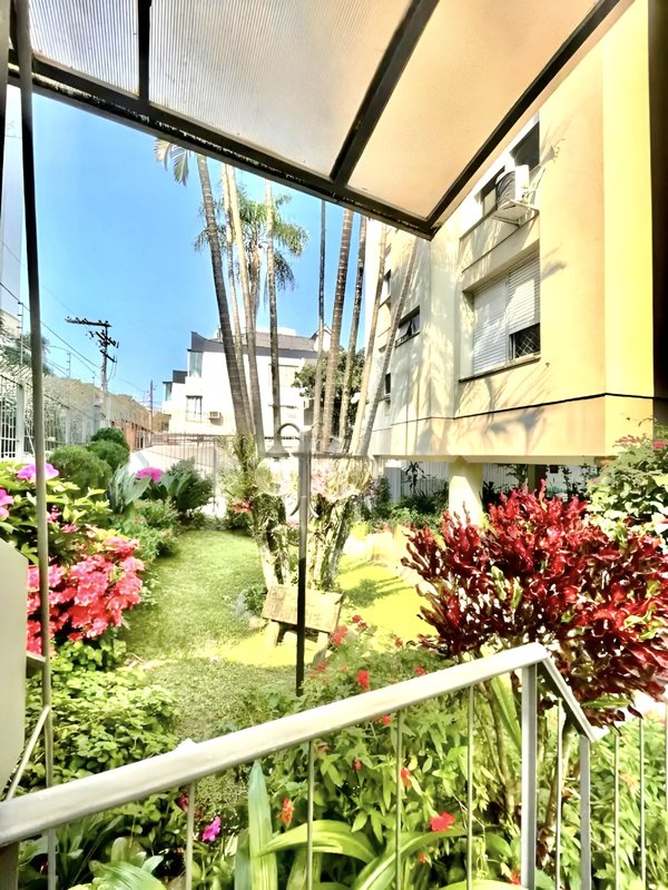 R$ 350.000 - IMPERDÍVEL - APARTAMENTO - REFORMADO - 44M2 - 1 DORM - 1 VAGA - ELEVADOR Rua Professor Álvaro Alvim Porto Alegre - 