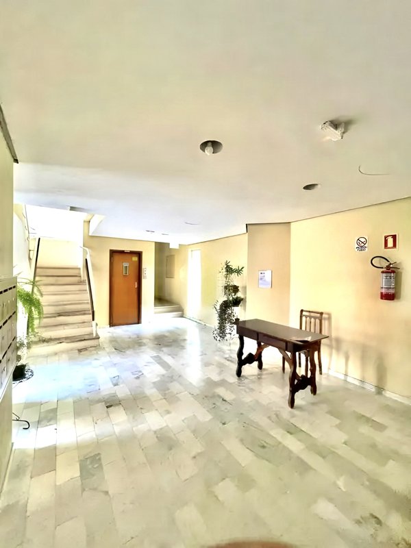 R$ 350.000 - IMPERDÍVEL - APARTAMENTO - REFORMADO - 44M2 - 1 DORM - 1 VAGA - ELEVADOR Rua Professor Álvaro Alvim Porto Alegre - 