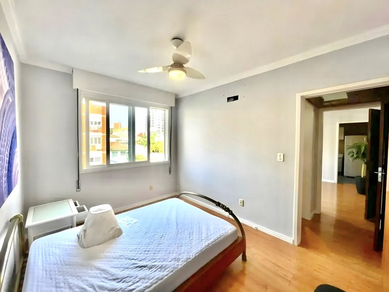 R$ 350.000 - IMPERDÍVEL - APARTAMENTO - REFORMADO - 44M2 - 1 DORM - 1 VAGA - ELEVADOR Rua Professor Álvaro Alvim Porto Alegre - 