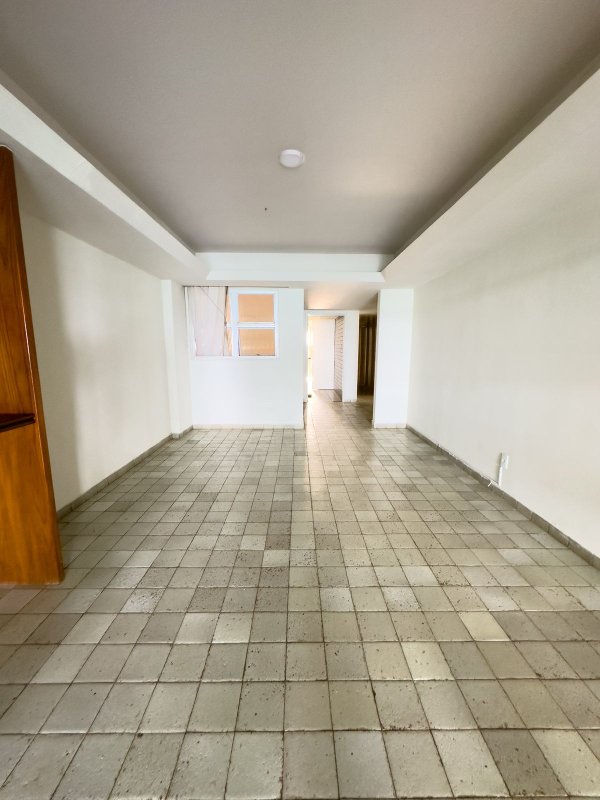 Apartamento à venda com 4 quartos sendo 2 suites, 182m² área útil por R$ 1.200.000,00 Avenida Boa Viagem Recife - 