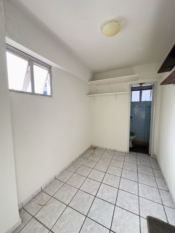 Apartamento à venda com 4 quartos sendo 2 suites, 182m² área útil por R$ 1.200.000,00 Avenida Boa Viagem Recife - 