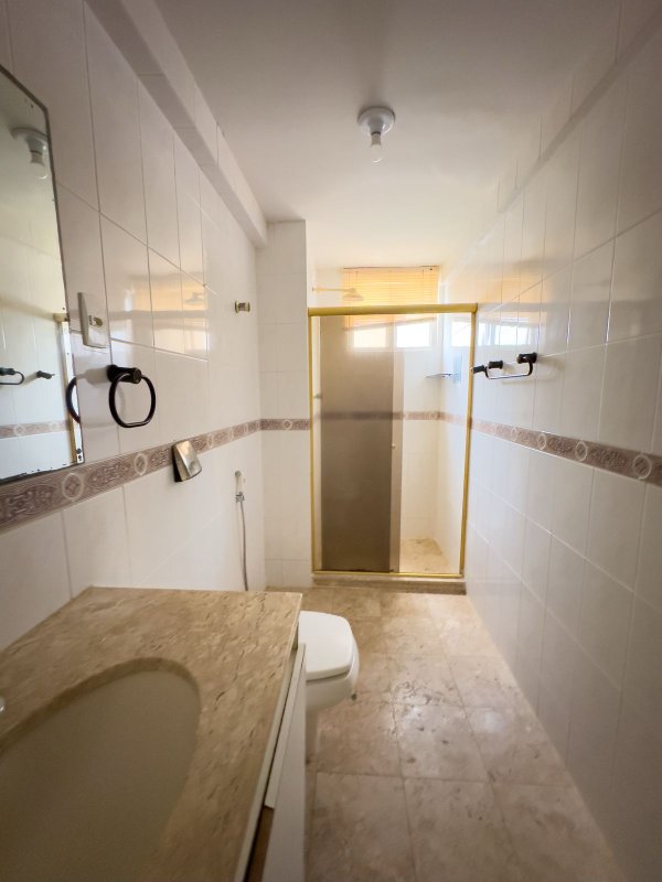 Apartamento à venda com 4 quartos sendo 2 suites, 182m² área útil por R$ 1.200.000,00 Avenida Boa Viagem Recife - 