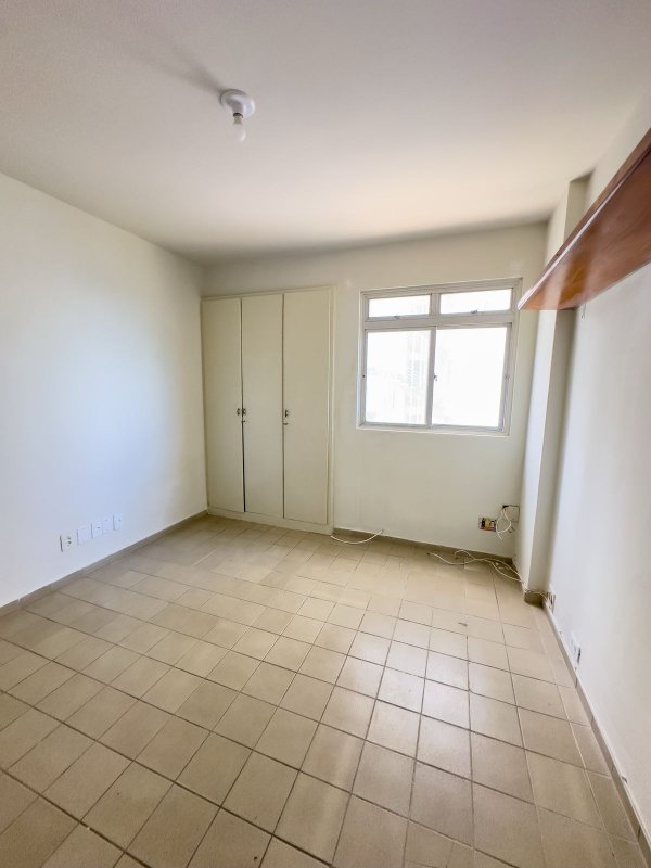 Apartamento à venda com 4 quartos sendo 2 suites, 182m² área útil por R$ 1.200.000,00 Avenida Boa Viagem Recife - 