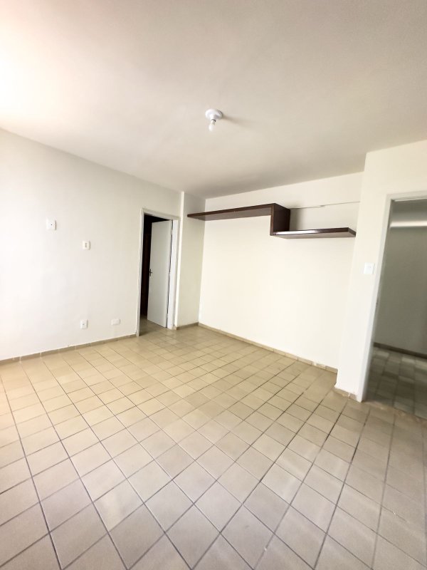 Apartamento à venda com 4 quartos sendo 2 suites, 182m² área útil por R$ 1.200.000,00 Avenida Boa Viagem Recife - 