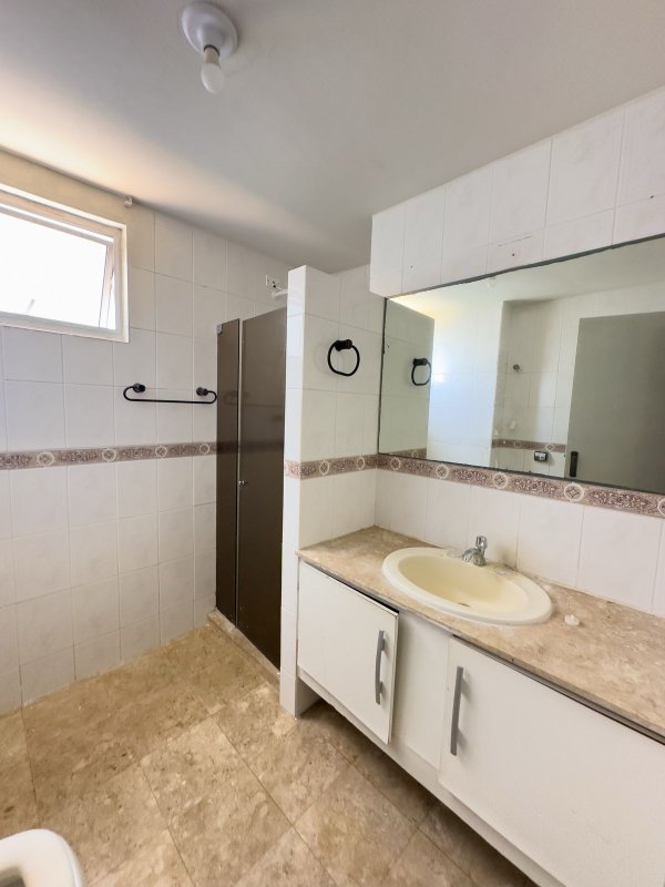 Apartamento à venda com 4 quartos sendo 2 suites, 182m² área útil por R$ 1.200.000,00 Avenida Boa Viagem Recife - 