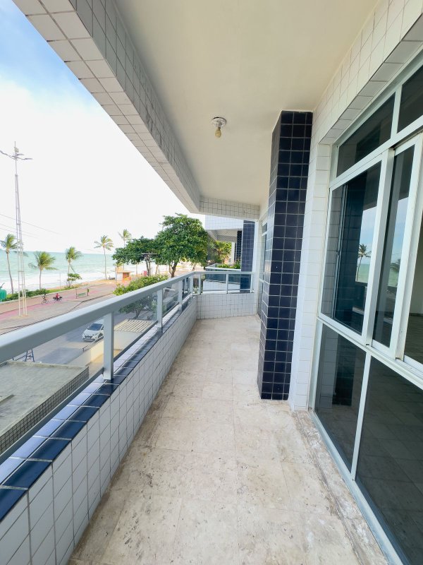 Apartamento à venda com 4 quartos sendo 2 suites, 182m² área útil por R$ 1.200.000,00 Avenida Boa Viagem Recife - 