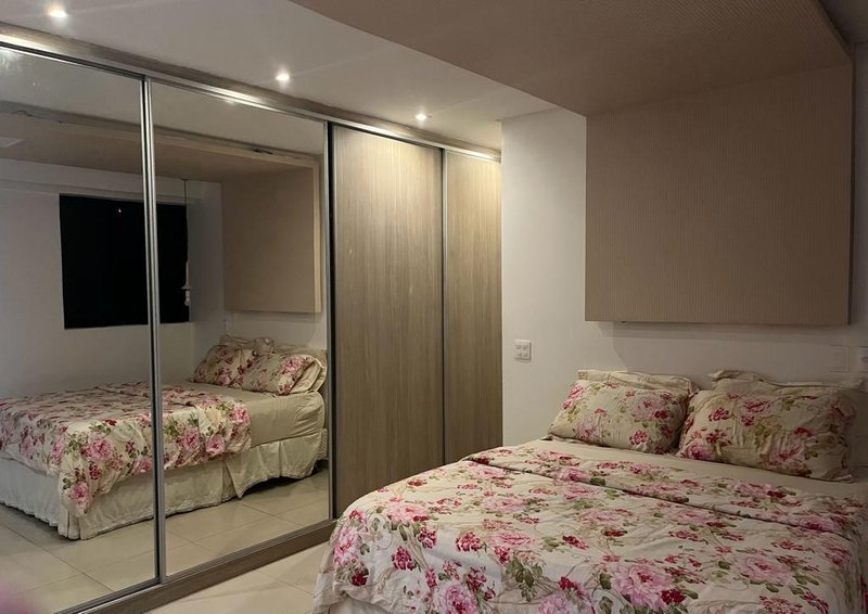 Apartamento à venda com 3 quartos sendo uma suíte, 90m² área útil por R$ 750.000,00 Rua Monsenhor Silva Recife - 