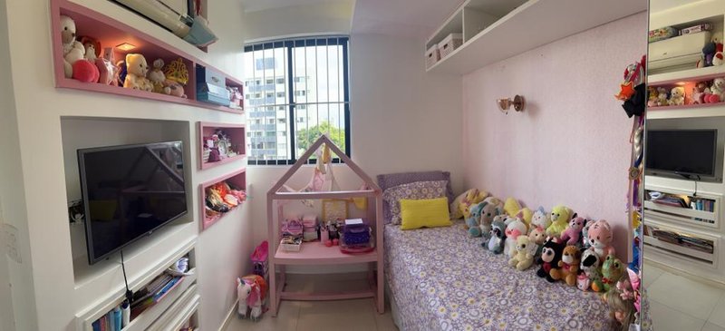 Apartamento à venda com 3 quartos sendo uma suíte, 90m² área útil por R$ 750.000,00 Rua Monsenhor Silva Recife - 
