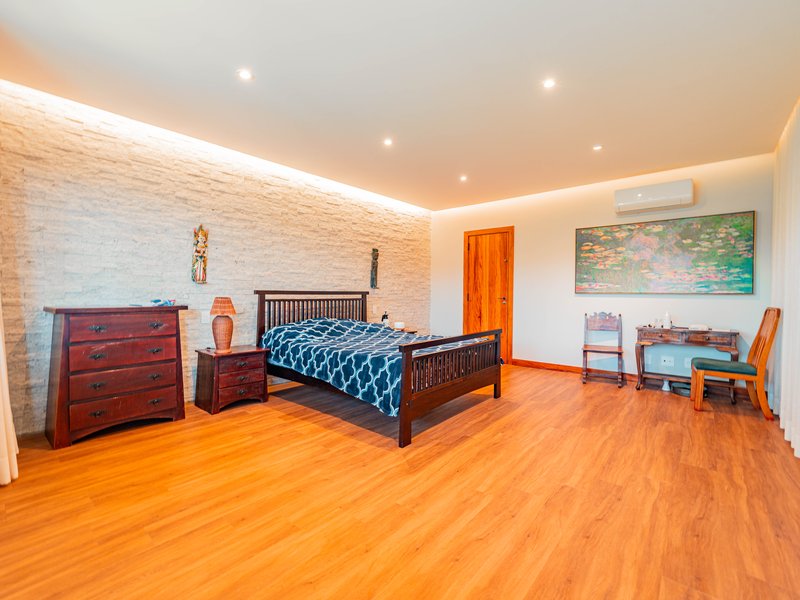 A CASA SOBRE PILOTIS - Cotia - 