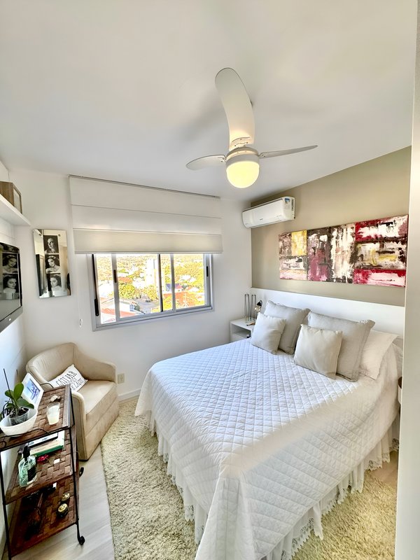 R$ 598.000 - IMPECÁVEL APARTAMENTO - 73M2 - 3 DORM - SUÍTE - CLOSET - VISTA - 1 VAGA Rua Professor Cristiano Fischer Porto Alegre - 
