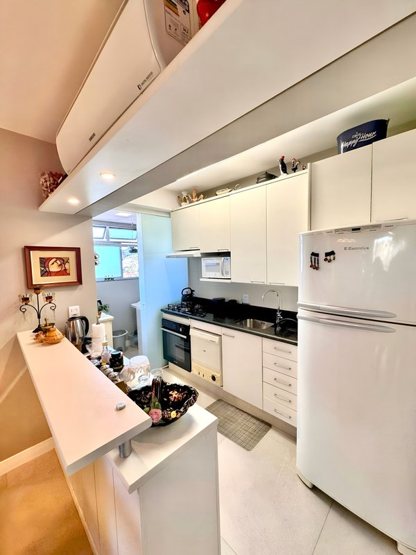 R$ 598.000 - IMPECÁVEL APARTAMENTO - 73M2 - 3 DORM - SUÍTE - CLOSET - VISTA - 1 VAGA Rua Professor Cristiano Fischer Porto Alegre - 