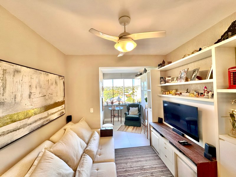 R$ 598.000 - IMPECÁVEL APARTAMENTO - 73M2 - 3 DORM - SUÍTE - CLOSET - VISTA - 1 VAGA Rua Professor Cristiano Fischer Porto Alegre - 