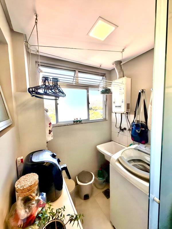 R$ 598.000 - IMPECÁVEL APARTAMENTO - 73M2 - 3 DORM - SUÍTE - CLOSET - VISTA - 1 VAGA Rua Professor Cristiano Fischer Porto Alegre - 