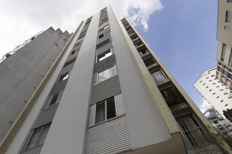 Apartamento 155m² no Paraíso 03 dorm 2 suítes 2 vagas Rua Manuel da Nóbrega São Paulo - 