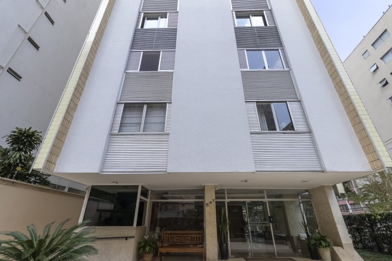 Apartamento 155m² no Paraíso 03 dorm 2 suítes 2 vagas Rua Manuel da Nóbrega São Paulo - 