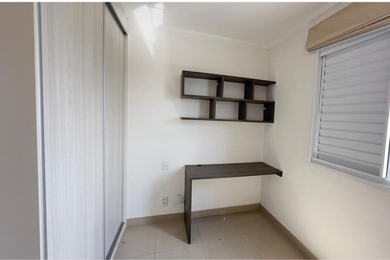 Apartamento á venda, 73m - 2 Dorm. - R$ 299.000 - Mirante Santa Rosalia - Sorocaba SP Rua Professor Luiz de Vasconcelos Sorocaba - 
