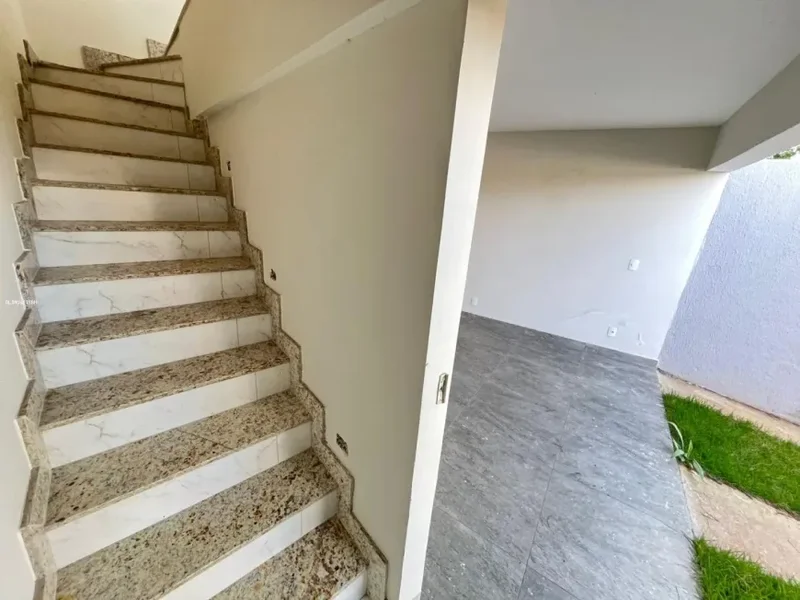 Casa geminada a venda Bairro Céu Azul - 2 quartos com varanda - 2 vagas - Belo Horizonte - 