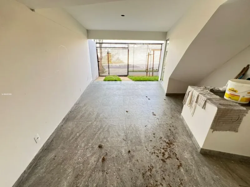 Casa geminada a venda Bairro Céu Azul - 2 quartos com varanda - 2 vagas - Belo Horizonte - 