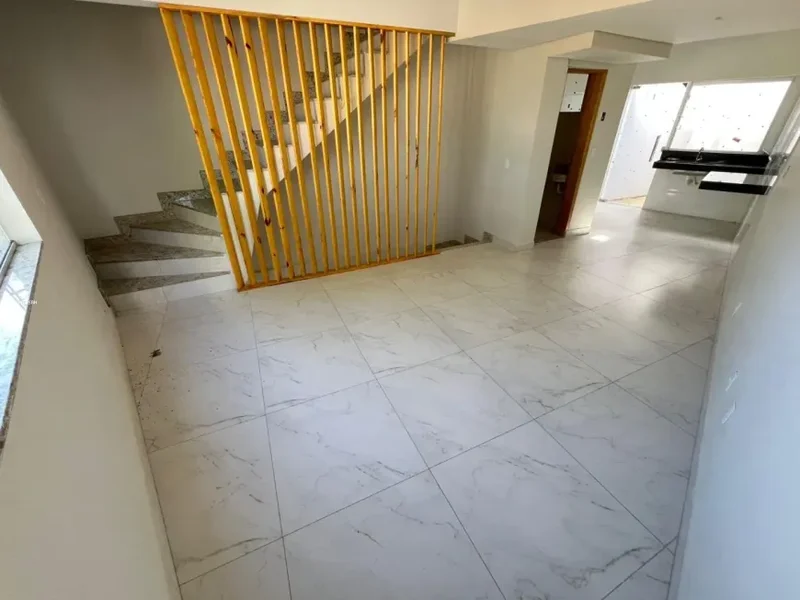 Casa geminada a venda Bairro Céu Azul - 2 quartos com varanda - 2 vagas - Belo Horizonte - 