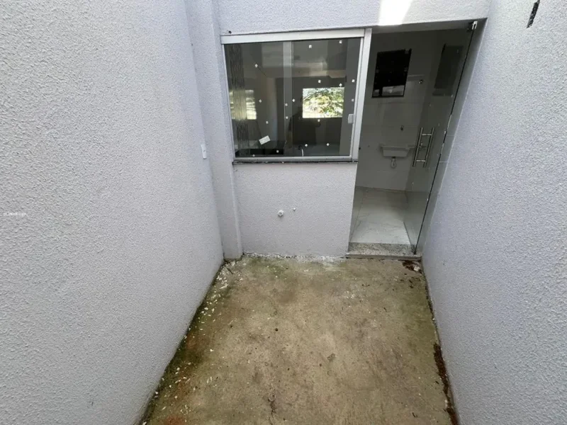 Casa geminada a venda Bairro Céu Azul - 2 quartos com varanda - 2 vagas - Belo Horizonte - 