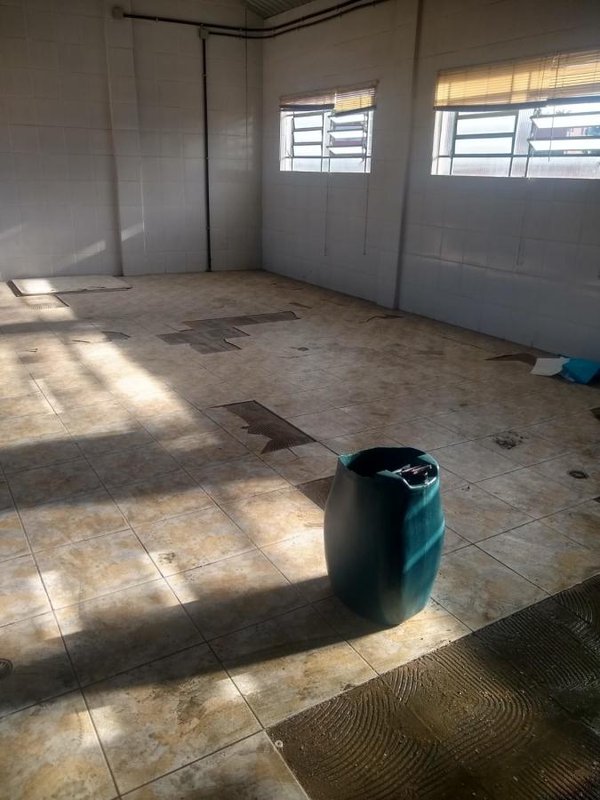 Galpão no Campo Limpo 320m² Rua Crestins São Paulo - 