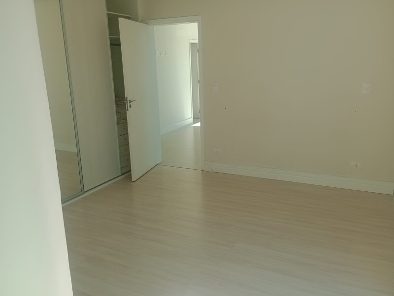 Casa no Condomínio Terras de Santa Adélia em Vargem Grande Paulista, Rua Juriti Vargem Grande Paulista - 