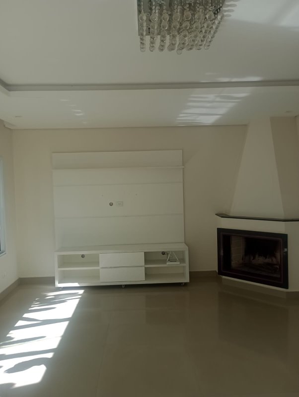 Casa no Condomínio Terras de Santa Adélia em Vargem Grande Paulista, Rua Juriti Vargem Grande Paulista - 