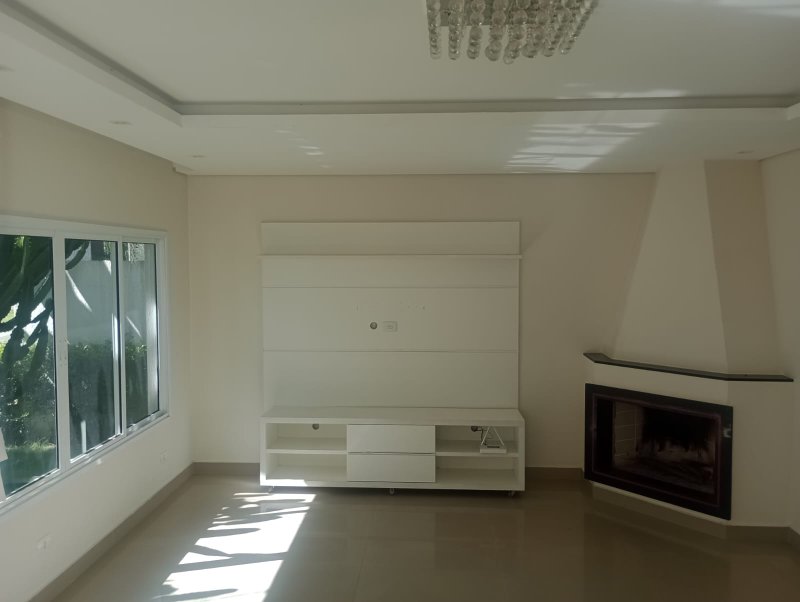Casa no Condomínio Terras de Santa Adélia em Vargem Grande Paulista, Rua Juriti Vargem Grande Paulista - 