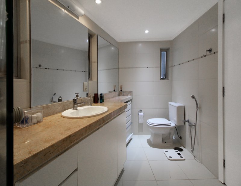 Apartamento 3 Dormitórios 165m² Rua Corrêa Lima Porto Alegre - 
