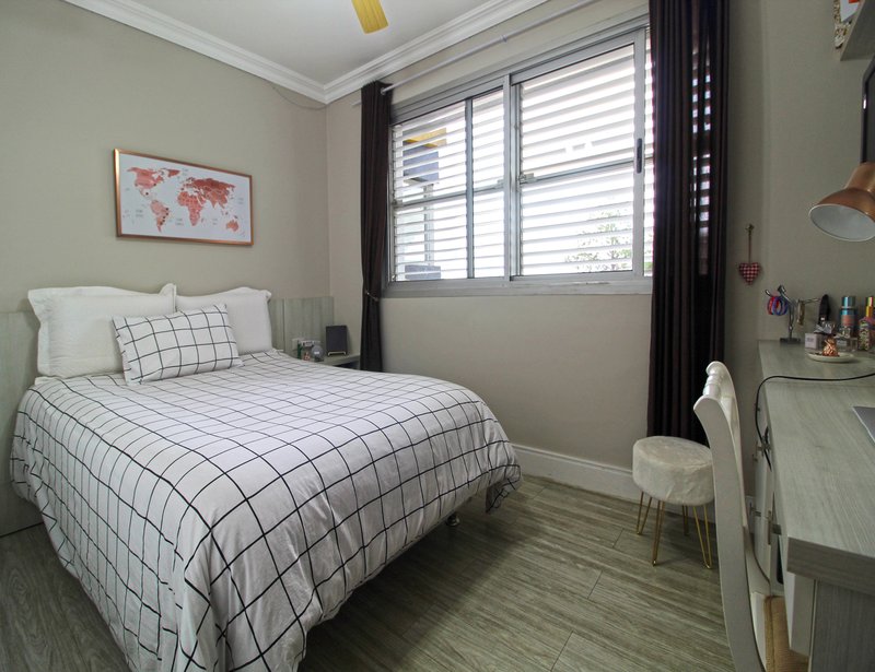 Apartamento 3 Dormitórios 165m² Rua Corrêa Lima Porto Alegre - 