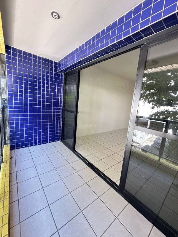 Apartamento à venda com 4 quartos sendo 2 suites, 120m² área útil por R$ 550.000,00 Rua Ministro Nelson Hungria Recife - 